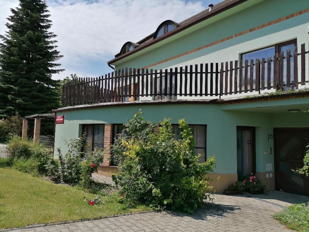 Otevrena Naruc Pension Letovice ภายนอก รูปภาพ